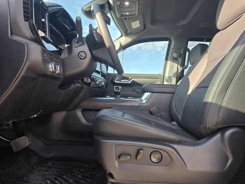 Used 2025 GMC Sierra 1500 SLT w/ SLT Premium Package image 11