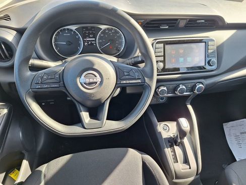 New 2025 Nissan Kicks Play S image 21