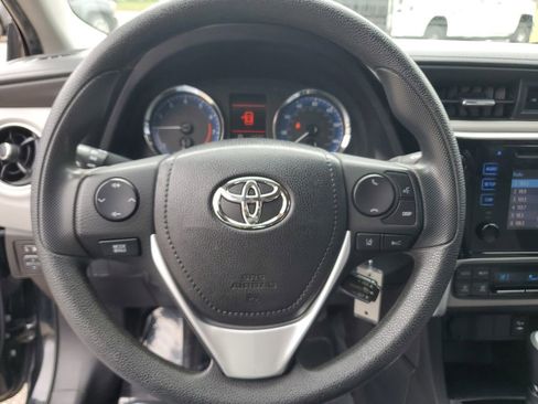Used 2019 Toyota Corolla LE image 16