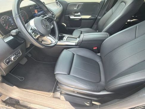 Used 2025 Mercedes-Benz GLA 250 image 9