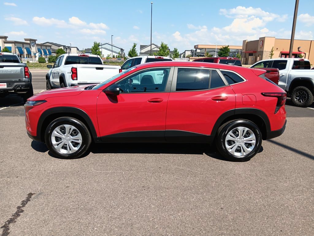 Used 2026 Chevrolet Trax LS FWD image 2