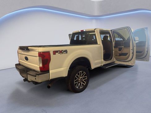 Used 2019 Ford F250 Lariat w/ Lariat Ultimate Package AWD/4WD image 13