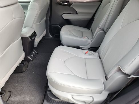 New 2026 Toyota Highlander Limited image 26