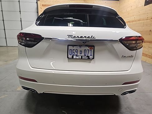 Used 2023 Maserati Levante GT AWD/4WD image 4