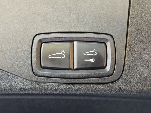 Used 2023 Porsche Taycan 4 Cross Turismo w/ Premium Package image 71