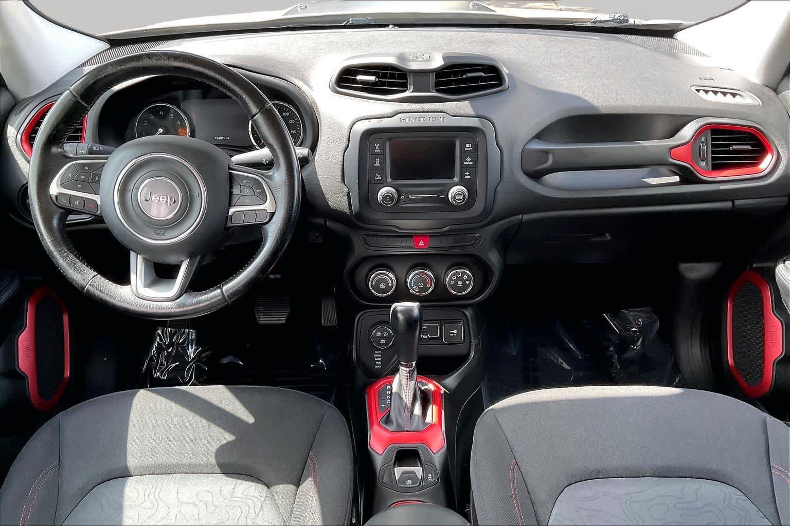 Used 2015 Jeep Renegade Trailhawk AWD/4WD image 16