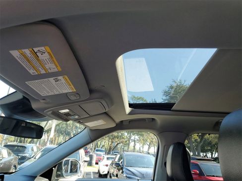 Used 2022 Ford Explorer Limited w/ Limited Technology Package image 37