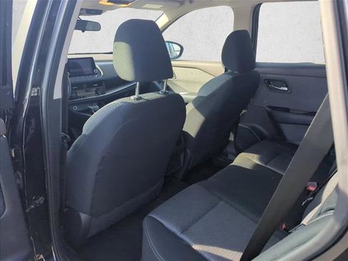 Used 2023 Nissan Rogue SV image 16