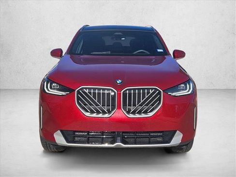 Used 2025 BMW X3 xDrive30i w/ Premium Package image 2