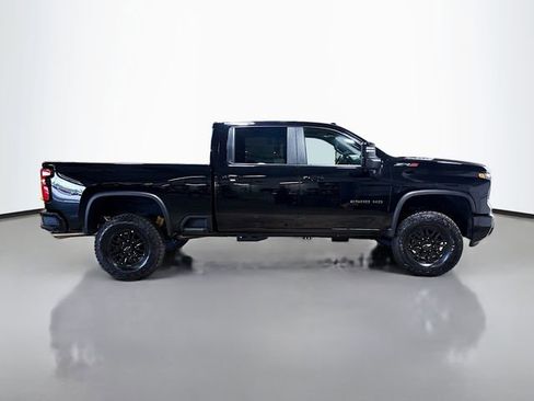 New 2026 Chevrolet Silverado 2500 ZR2 AWD/4WD image 6