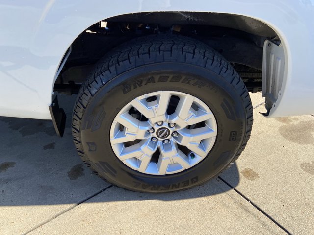 Used 2022 Nissan Frontier SV w/ Technology Package AWD/4WD image 30