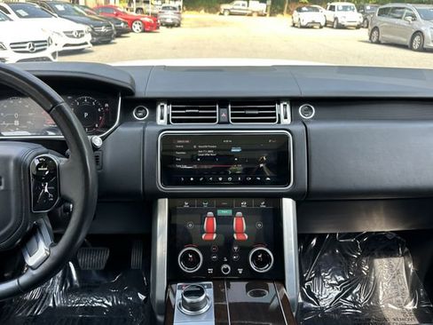 Used 2020 Land Rover Range Rover HSE image 17