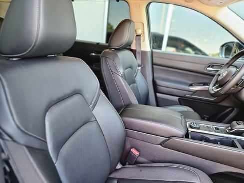 Certified 2025 Nissan Pathfinder SL AWD/4WD image 14