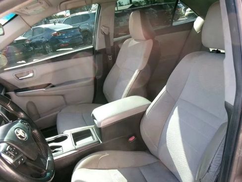 Used 2016 Toyota Camry SE FWD image 10