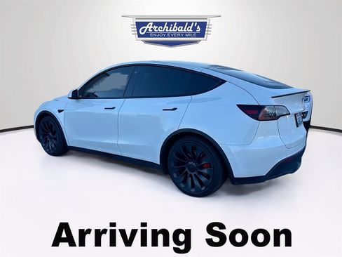Used 2022 Tesla Model Y Performance image 3