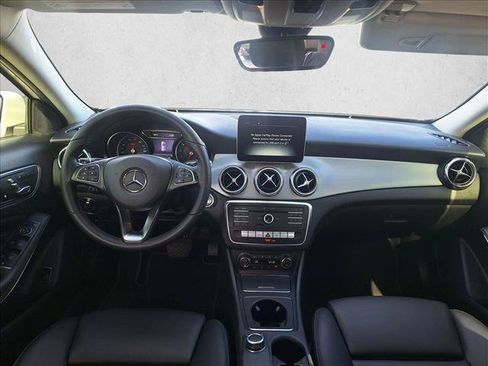 Used 2020 Mercedes-Benz GLA 250 image 14