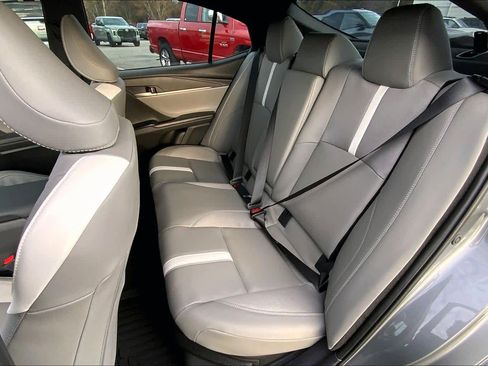 Used 2025 Toyota Camry SE image 19