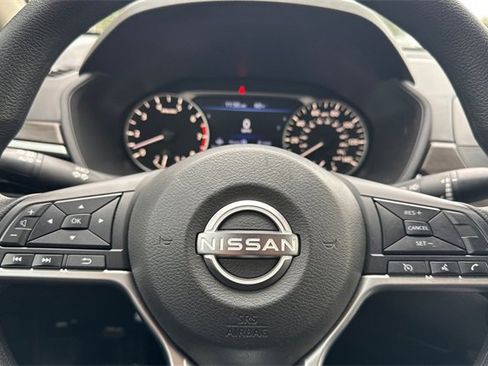 Used 2024 Nissan Altima 2.5 SV image 35