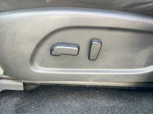 Used 2019 Nissan Pathfinder SV image 18