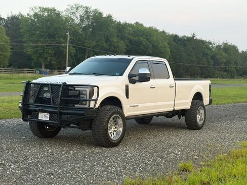 Used 2017 Ford F350 Platinum w/ Platinum Ultimate Package AWD/4WD image 5