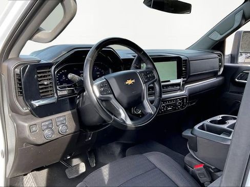Used 2024 Chevrolet Silverado 2500 LT image 12