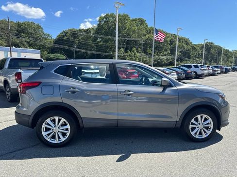 Used 2017 Nissan Rogue Sport S w/ S Appearance Package AWD/4WD image 9