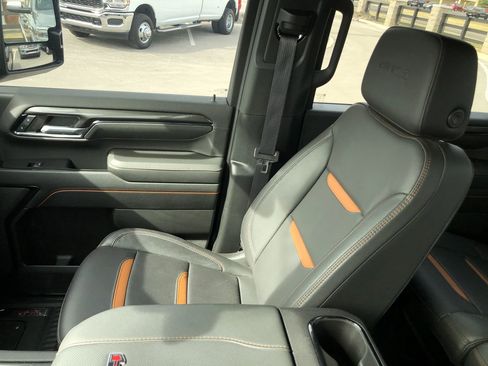 Used 2024 GMC Sierra 2500 AT4 w/ AT4 Preferred Package image 22