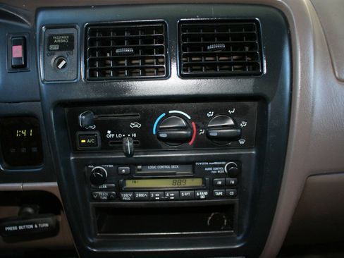 Used 1998 Toyota Tacoma 4x4 Xtracab image 19