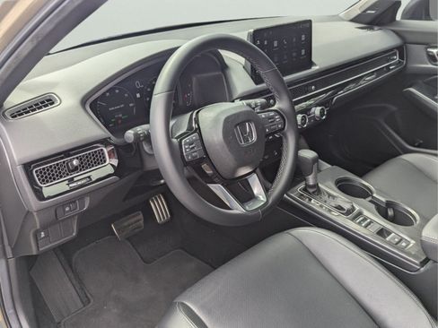 Used 2025 Honda Civic Sport Touring image 9