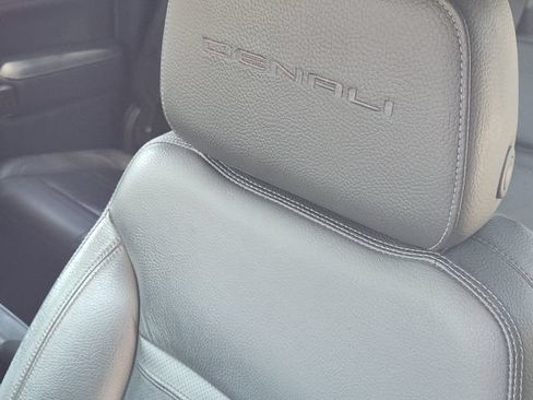 Used 2019 GMC Sierra 1500 Denali w/ Technology Package AWD/4WD image 15