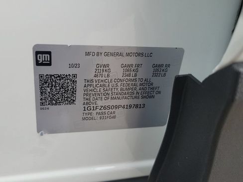 Used 2023 Chevrolet Bolt EUV Premier w/ Sun & Sound Package FWD image 29