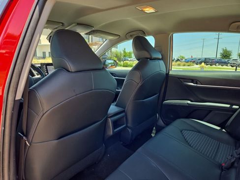 Used 2022 Toyota Camry SE w/ Convenience Package FWD image 16