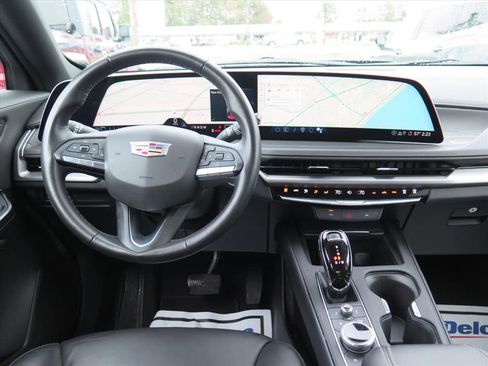 Used 2025 Cadillac XT4 Premium Luxury image 21