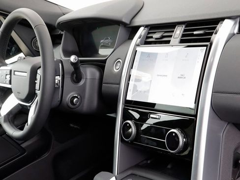 New 2025 Land Rover Discovery S AWD/4WD image 22