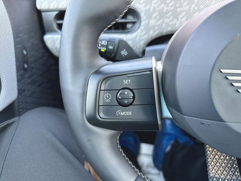 Used 2025 MINI Cooper 2-Door Hardtop image 16