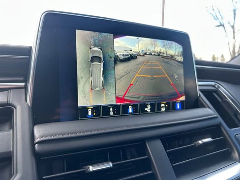 Used 2023 Chevrolet Suburban High Country image 19