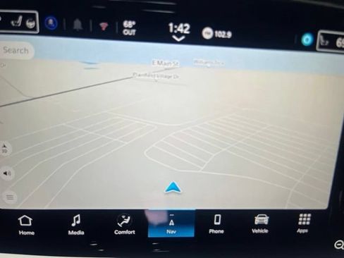 Used 2025 Chrysler Pacifica Pinnacle w/ Trailer Tow Group FWD image 13