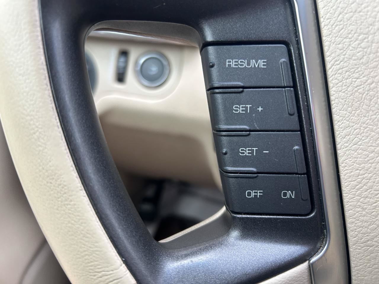 Used 2009 Lincoln MKS AWD image 18