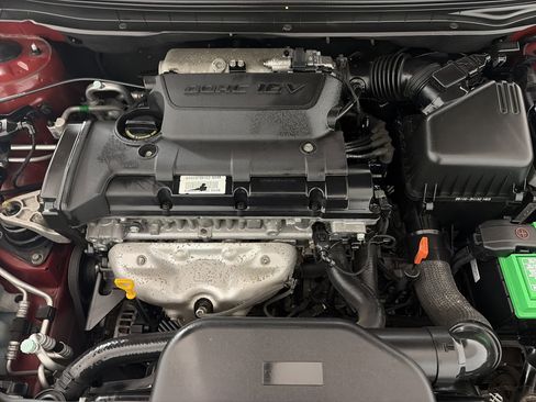 Used 2010 Hyundai Elantra GLS FWD image 29