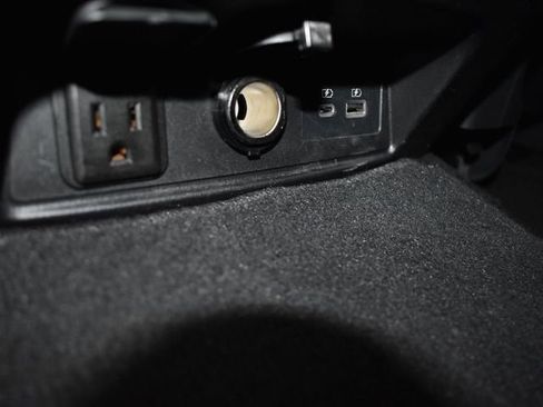 Used 2024 Nissan Armada SL image 36