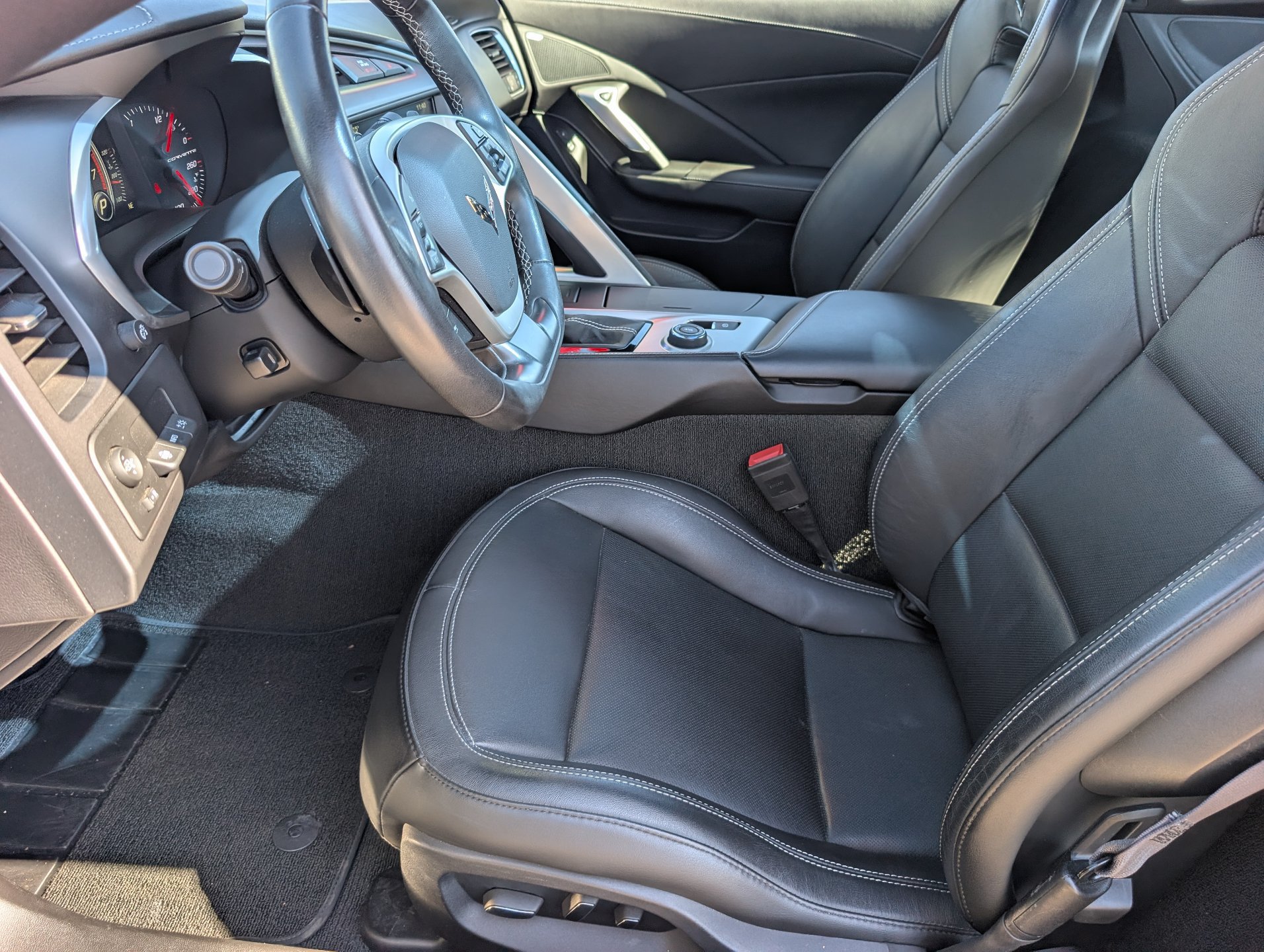 Certified 2016 Chevrolet Corvette Stingray Coupe w/ 2LT Preferred Equipment Group RWD image 15