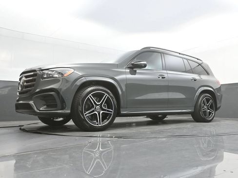 Used 2026 Mercedes-Benz GLS 450 4MATIC image 41