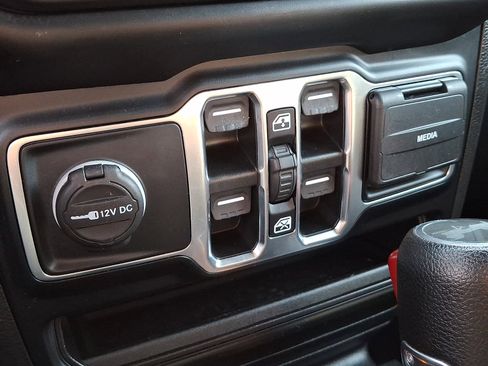 Used 2021 Jeep Wrangler Unlimited Sport image 27