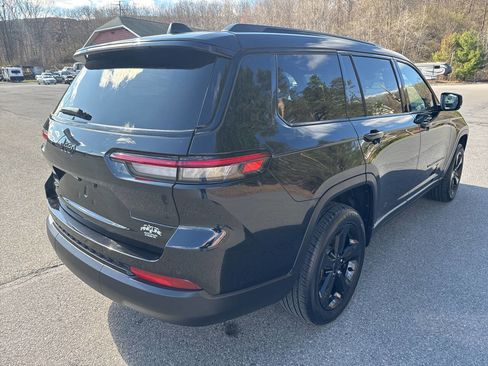 Used 2023 Jeep Grand Cherokee L Laredo image 3