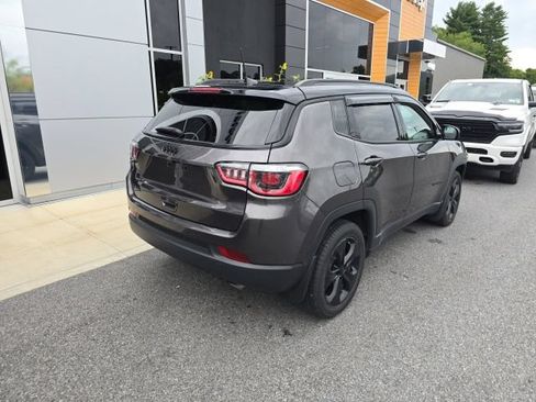 Used 2018 Jeep Compass Latitude w/ Popular Equipment Group AWD/4WD image 6