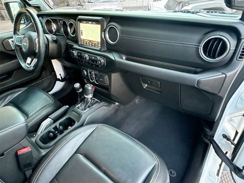 Used 2021 Jeep Wrangler Unlimited Sahara image 33