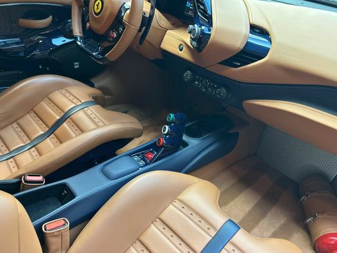 Used 2019 Ferrari 488 Pista Coupe RWD image 16