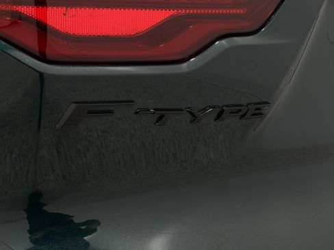 Used 2021 Jaguar F-TYPE Convertible RWD image 36
