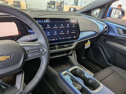 New 2026 Chevrolet Equinox EV LT w/ Convenience Package II image 11