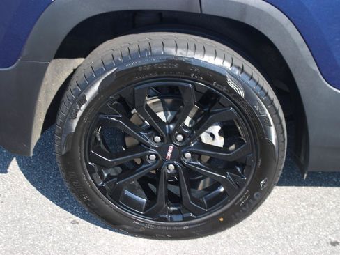 Used 2022 GMC Terrain SLE w/ Driver Convenience Package AWD/4WD image 37
